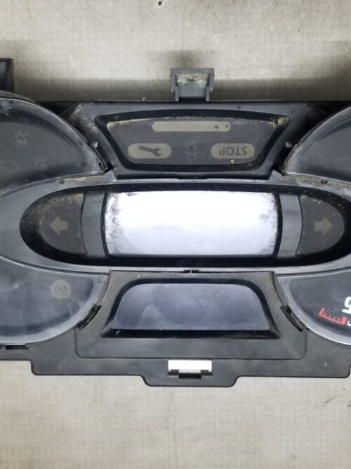 Instrument cluster, ECU, BCM, and key for Renault/Nissan 1.6 diesel engines.