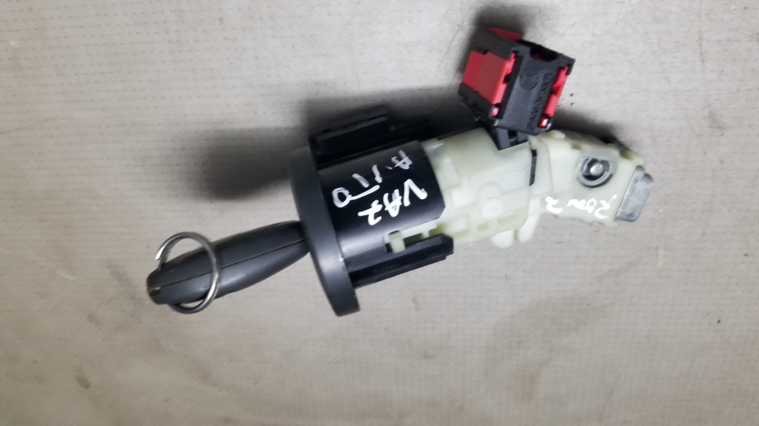 Engine control unit and matching immobilizer kit for Vauxhall Vivaro 1.6 DCI.