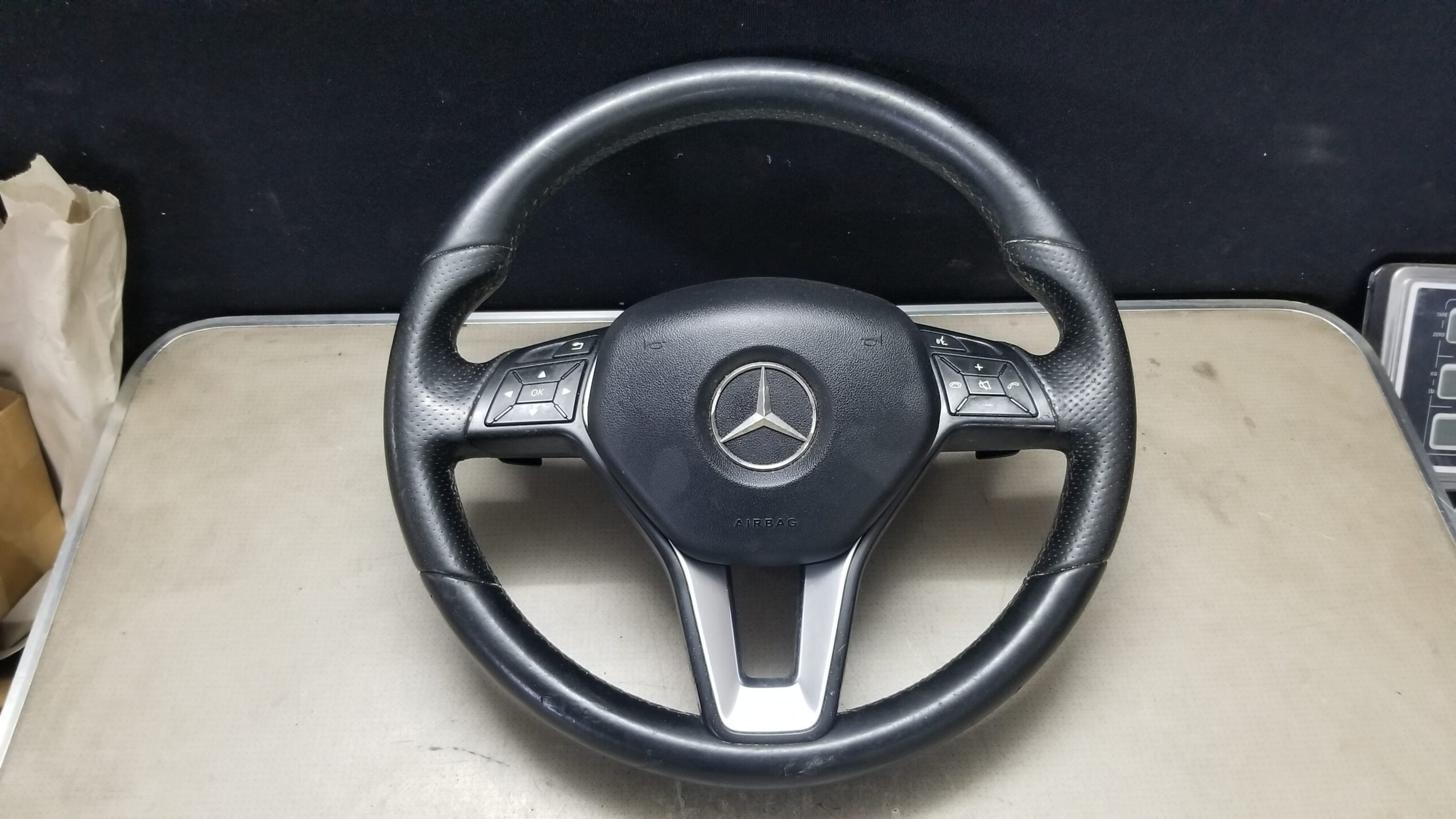 Mercedes E Class Steering Wheel A21846006189E38 (09-16) – Front View