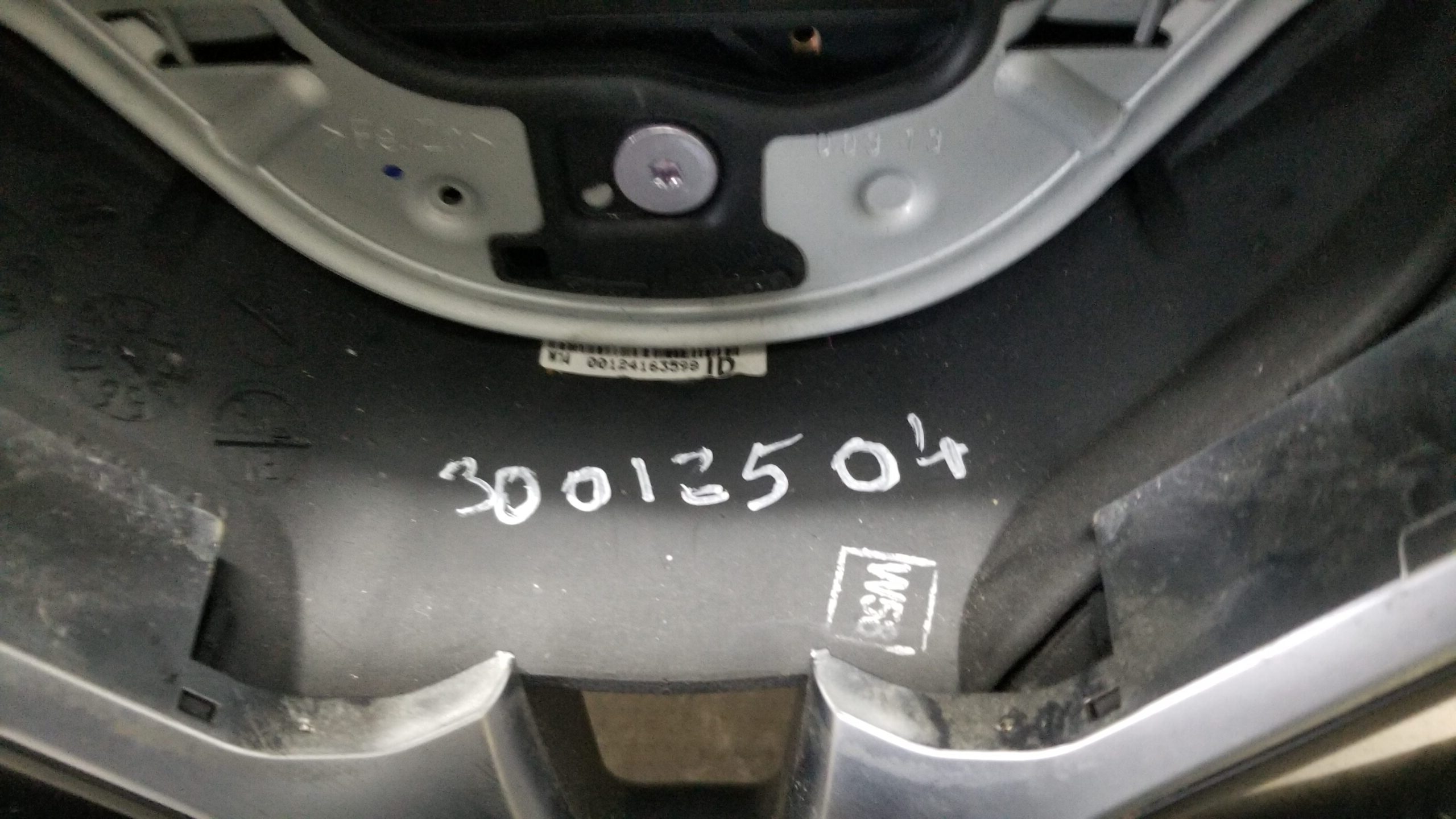 Mercedes E Class Steering Wheel A21846006189E38 (09-16) – Side View