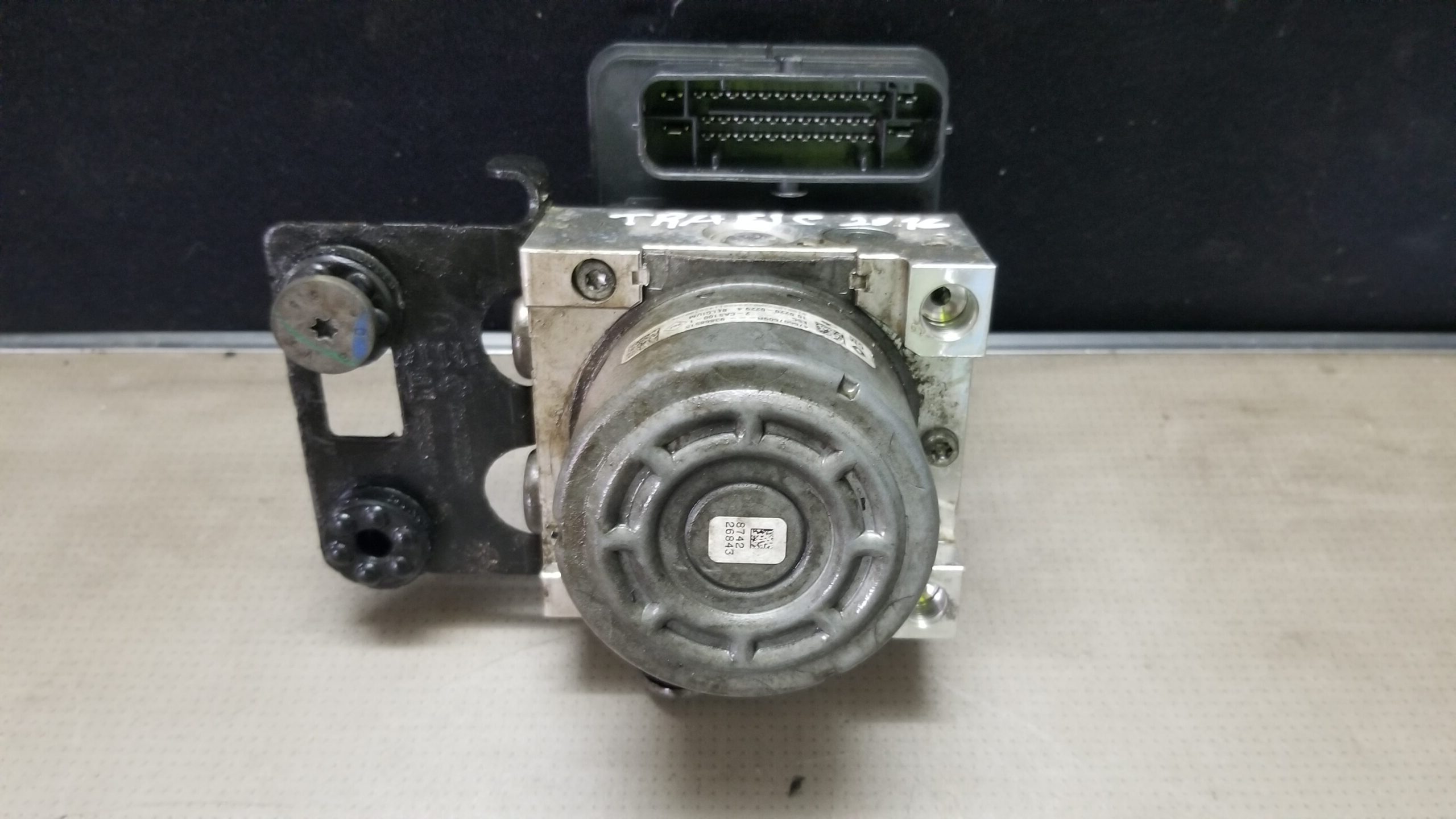 VAUXHALL VIVARO RENAULT TRAFIC ABS Pump (476607609R) with Electrical Connectors – 2015-2019 Model