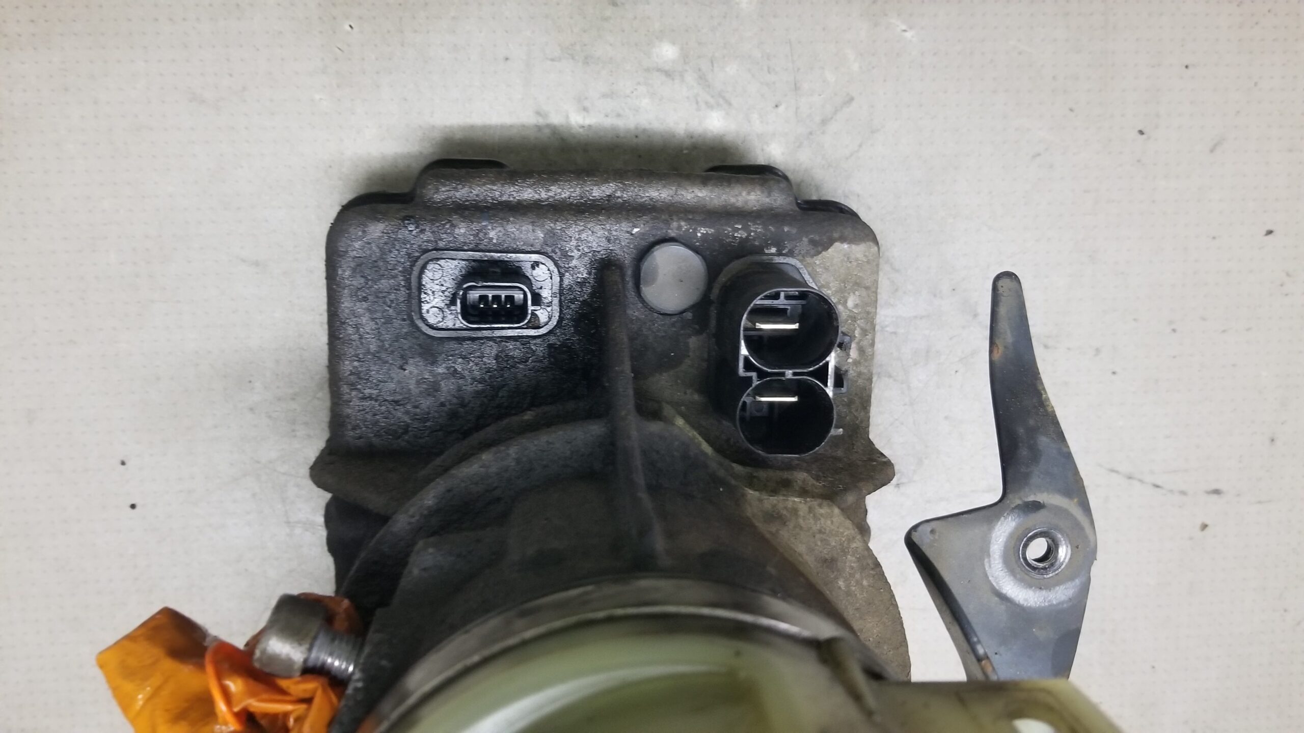 Renault Trafic Vauxhall Vivaro power steering pump fluid connections 93868479