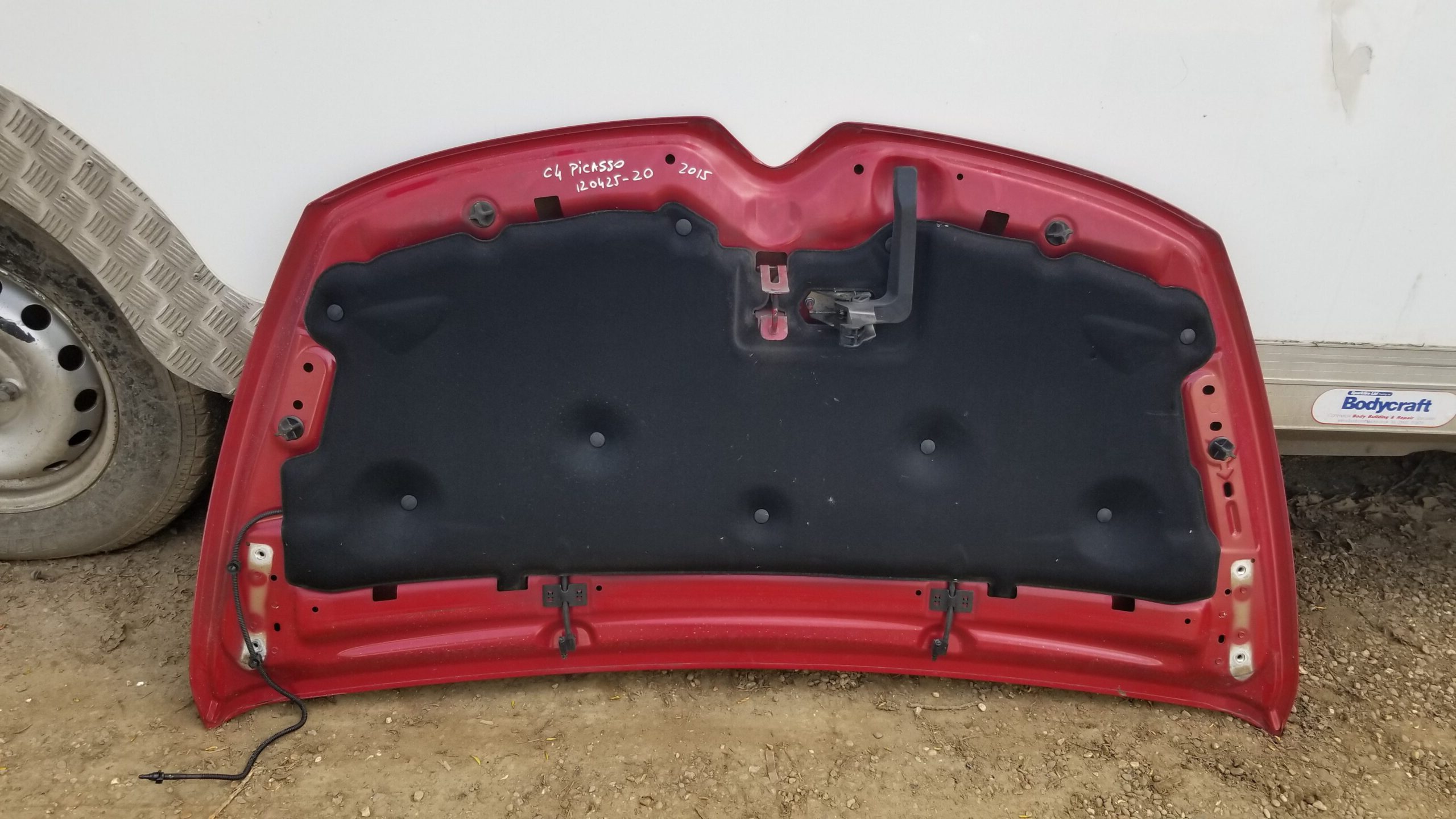 Red bonnet panel for Citroën C4 Grand Picasso