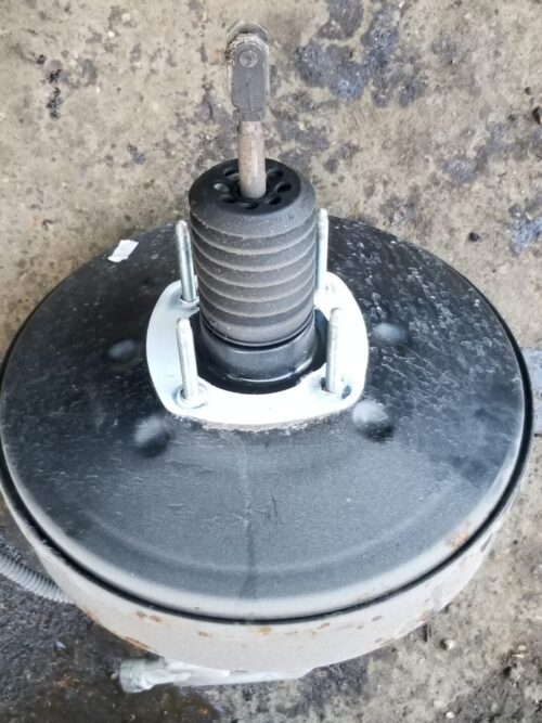 Rear view showing mounting points of brake servo cylinder