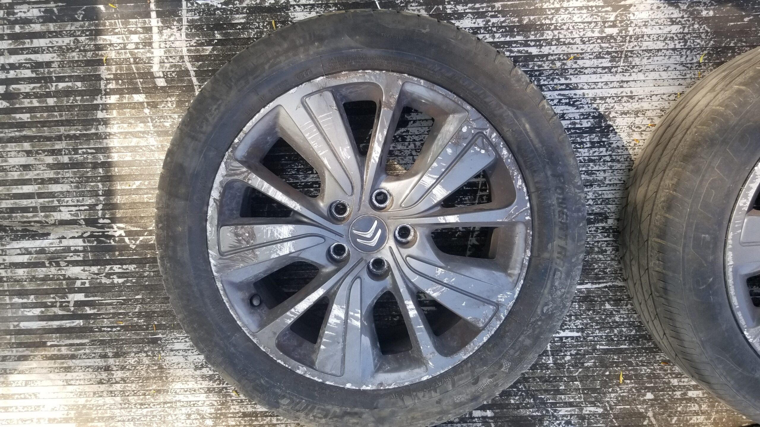 Bolt pattern on Citroen C4 Picasso 17 inch alloy wheel