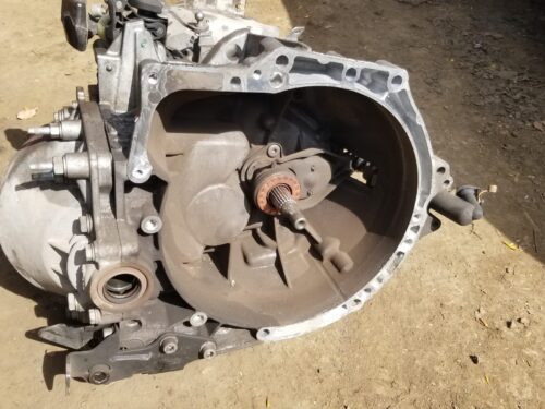 Front view of 2015 Citroën C4 Grand Picasso 6-speed manual gearbox