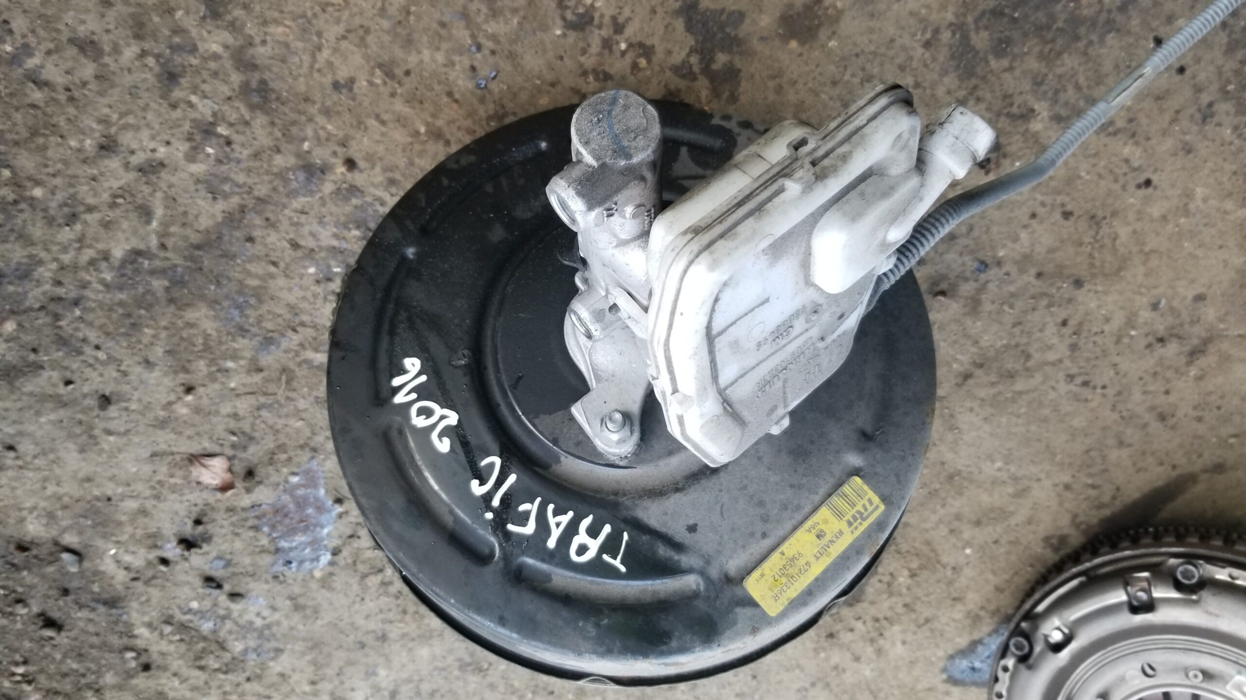 Front view of Renault Trafic MK3 brake servo cylinder 93453012