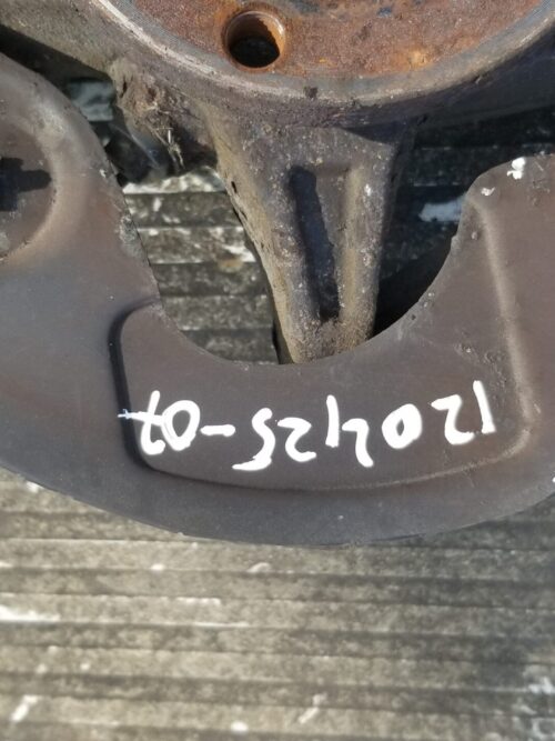 Front right wheel bearing close-up Citroen C4