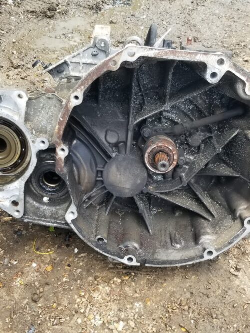 Front view of 2007 Nissan Qashqai J10 2.0 Diesel 6-speed 4x4 gearbox