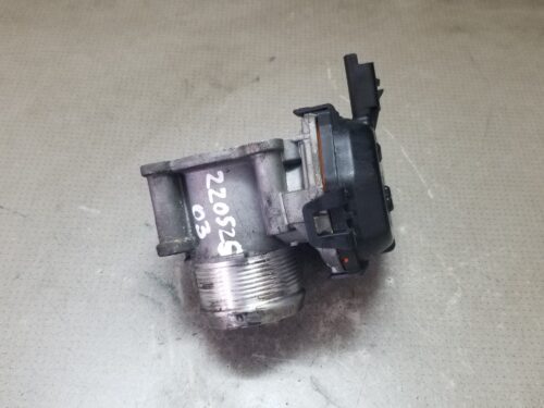 Front view of Citroën C4 Grand Picasso 2015 throttle body (OEM 9807238580)
