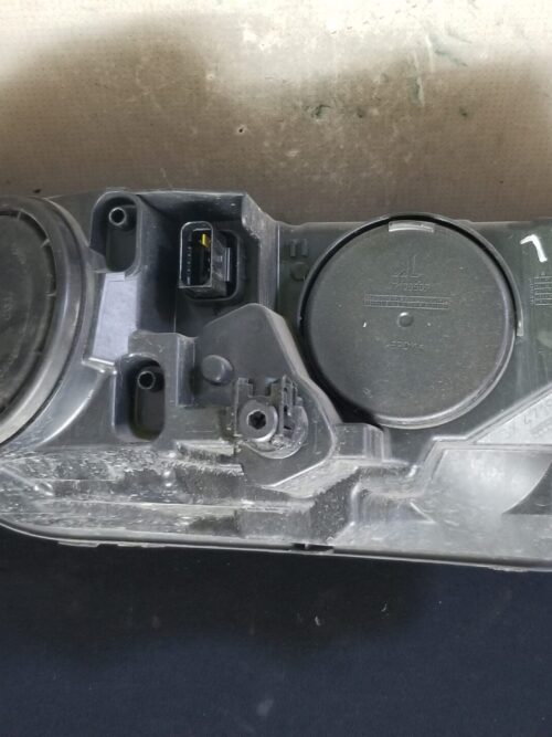 Passenger-side headlight for Citroën C4 Picasso MK2 Spacetourer rear view