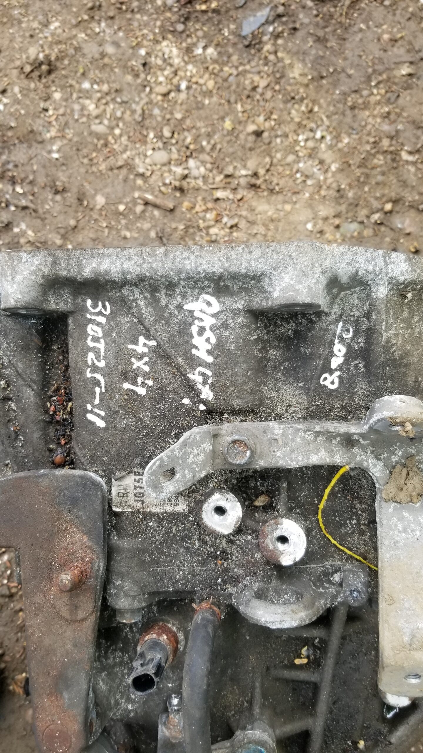 Close-up on Qashqai 2007 gearbox