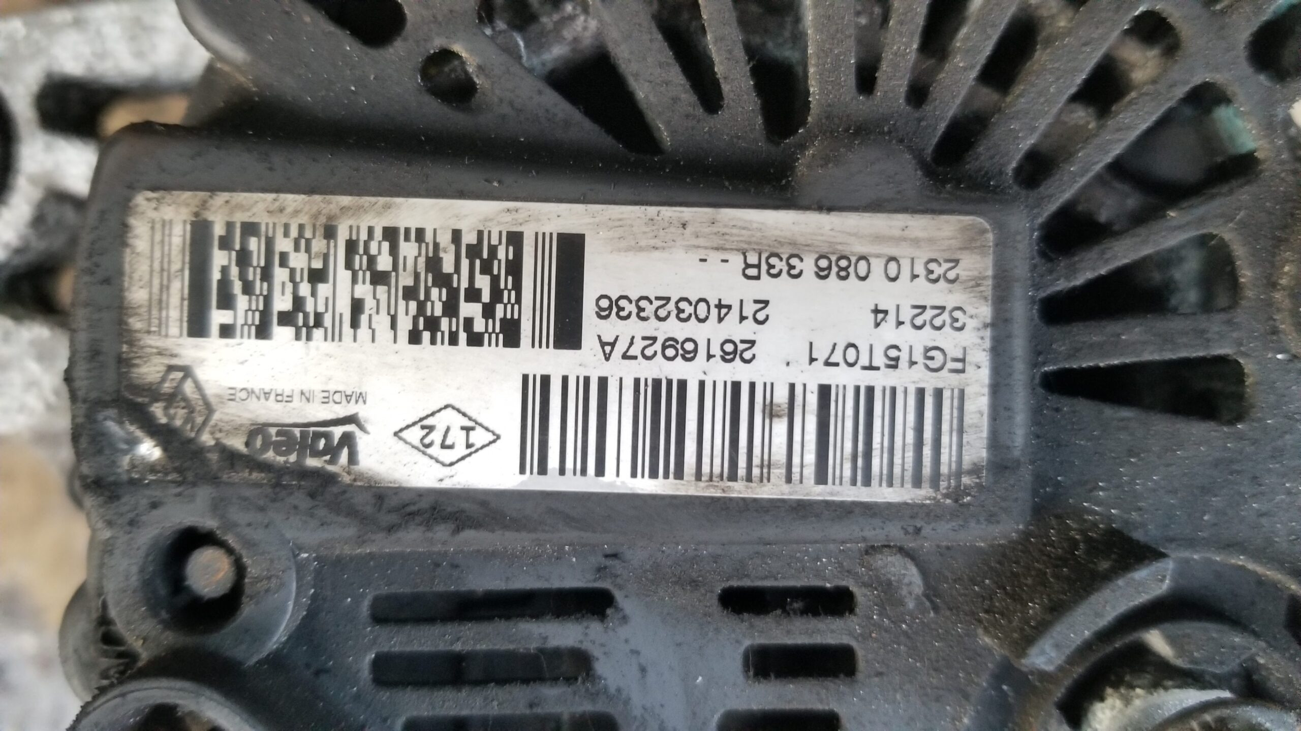 Renault Trafic alternator close up part number cview