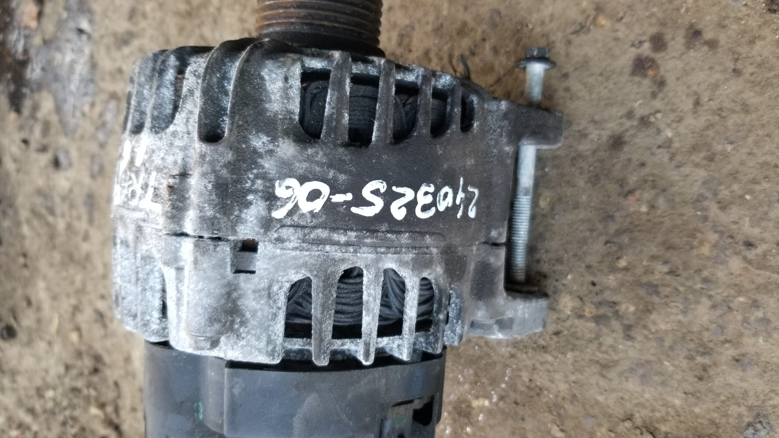 OEM alternator for Renault Trafic II 1.6 dCi