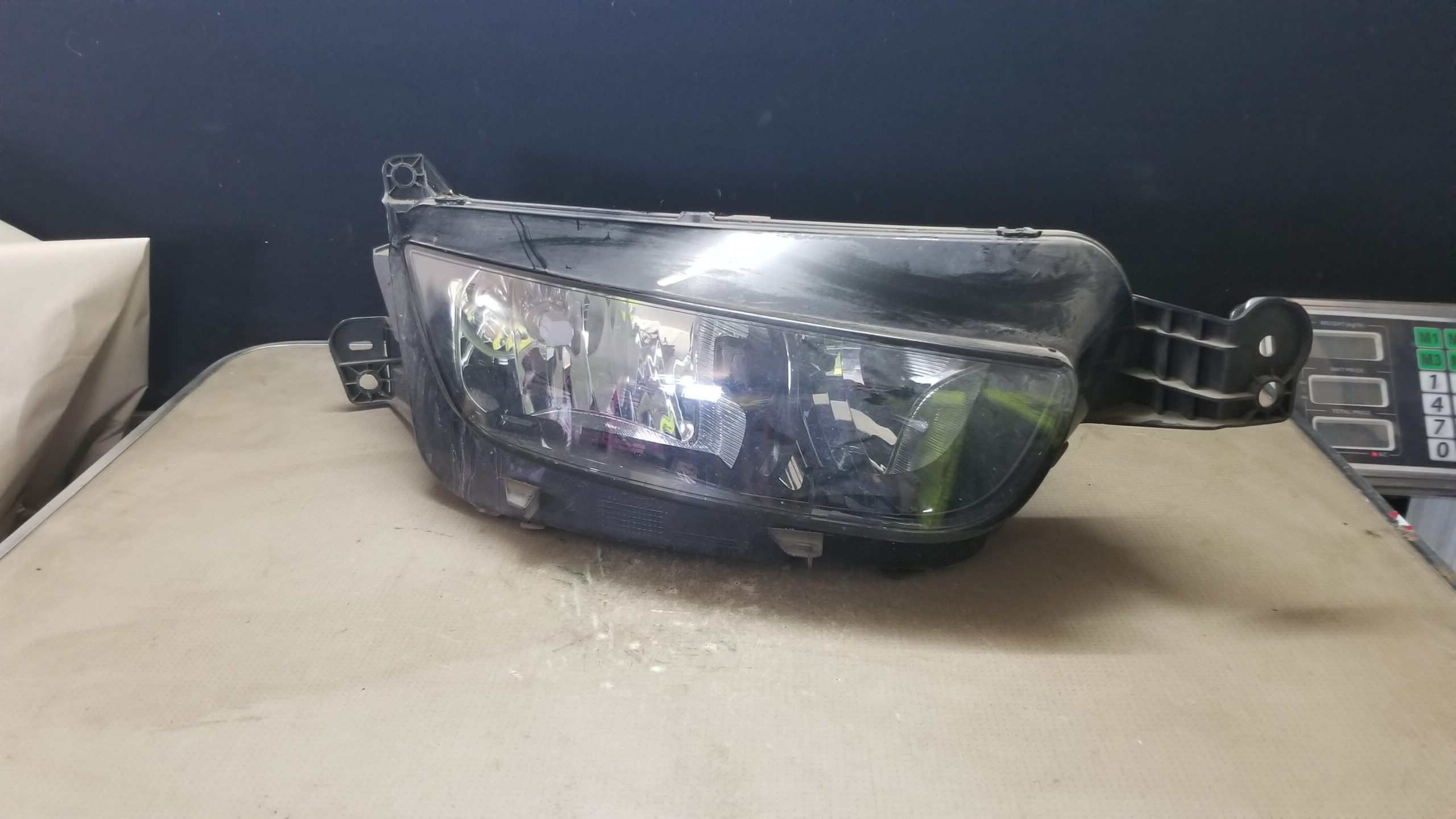 Citroën C4 Grand Picasso MK2 right headlight (2015) OEM replacement