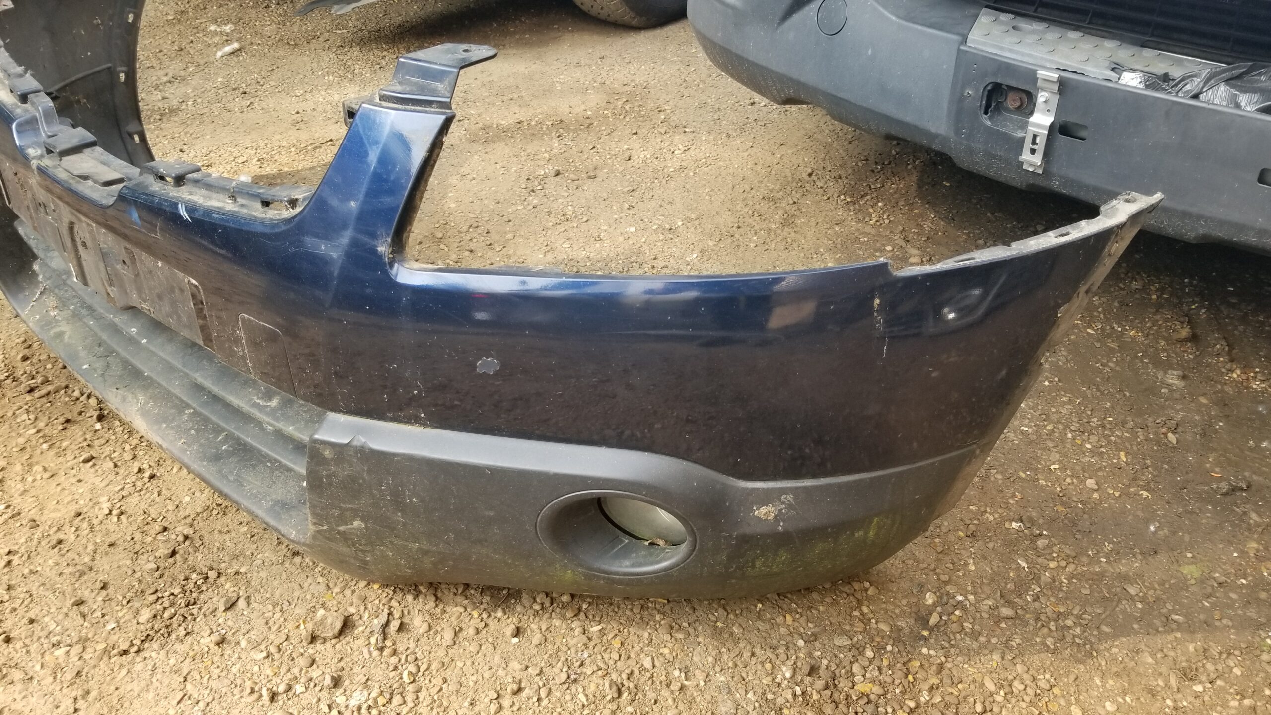 Left angle of Nissan Qashqai 2008 front bumper