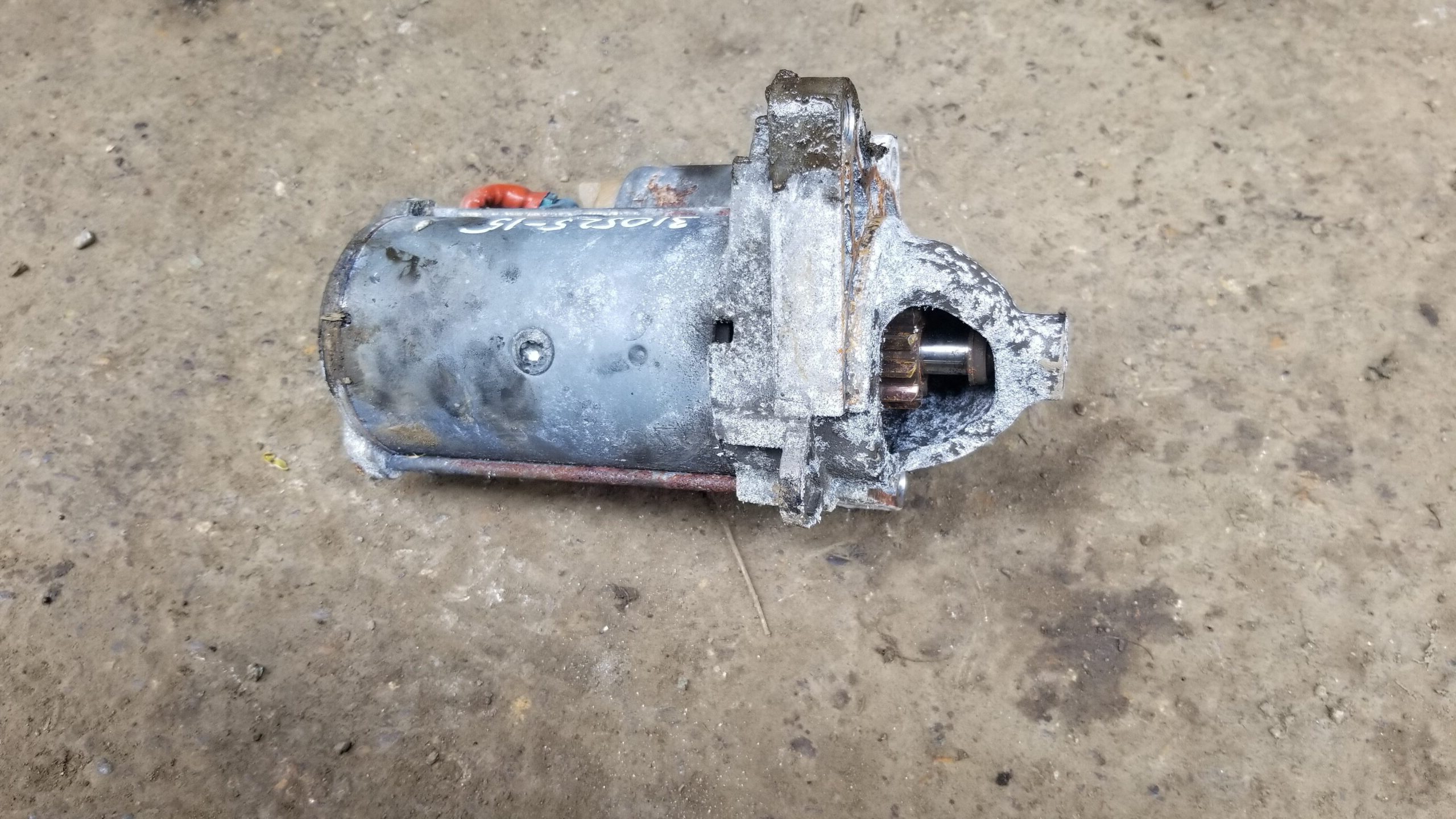 Rear view of Nissan 2.0L Diesel starter motor