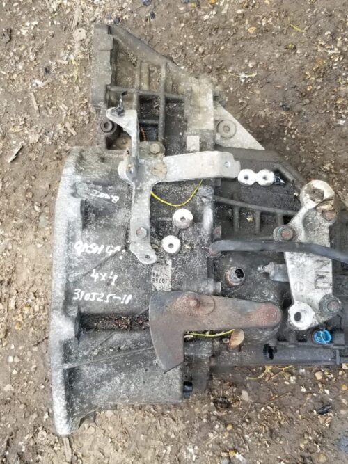Top View of Nissan Qashqai J10 6-speed gearbox