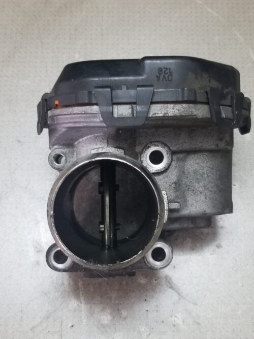Top view highlighting part number 9807238580 on Citroën throttle body