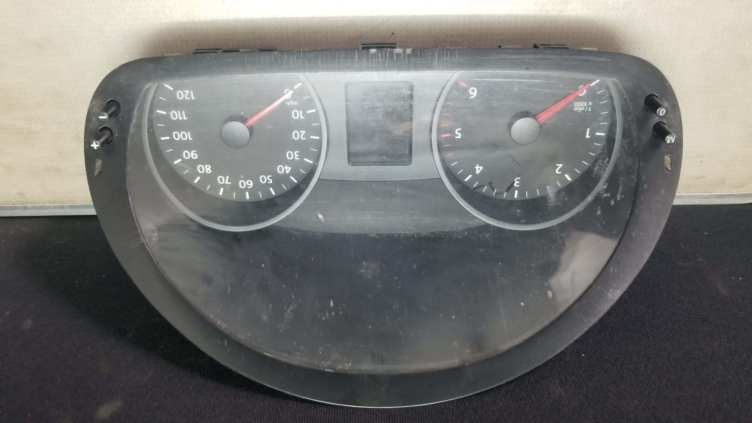 Front view of complete cluster for VW Crafter