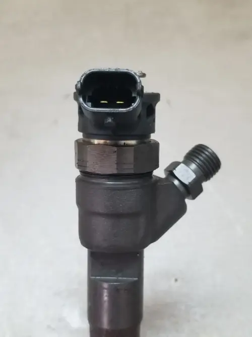 Connector end Bosch fuel injector 0445110569 Renault Vivaro