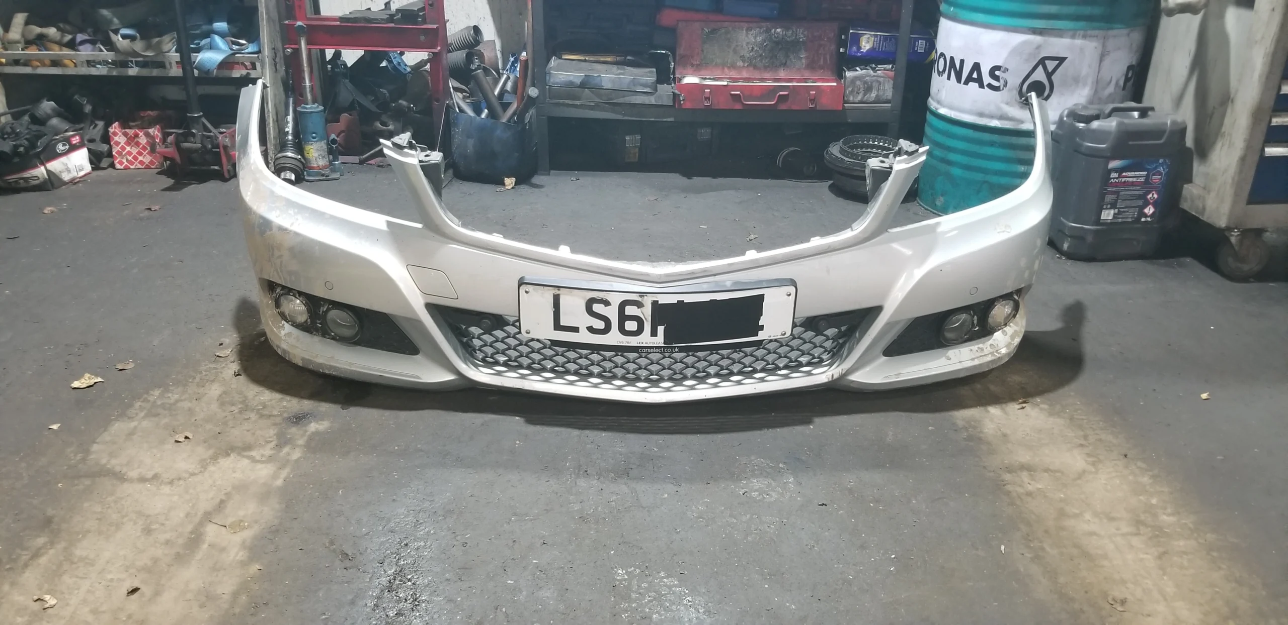 Mercedes C200 Estate W204 S204 front bumper Cavansite Silver 2011