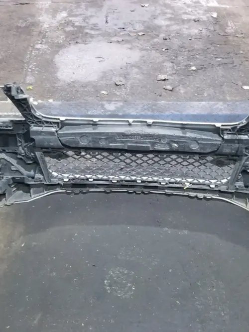 Mercedes C200 W204 complete front bumper in Cavansite Silver