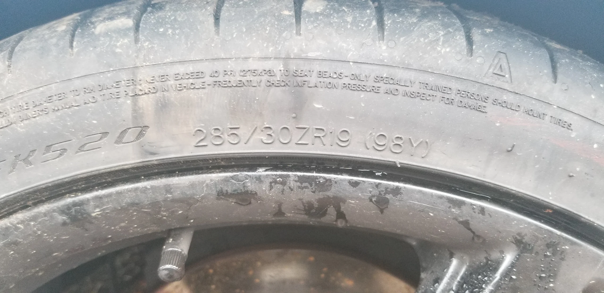 OEM AMG 9.5J rear alloy wheel with 285 30 R19 tyre