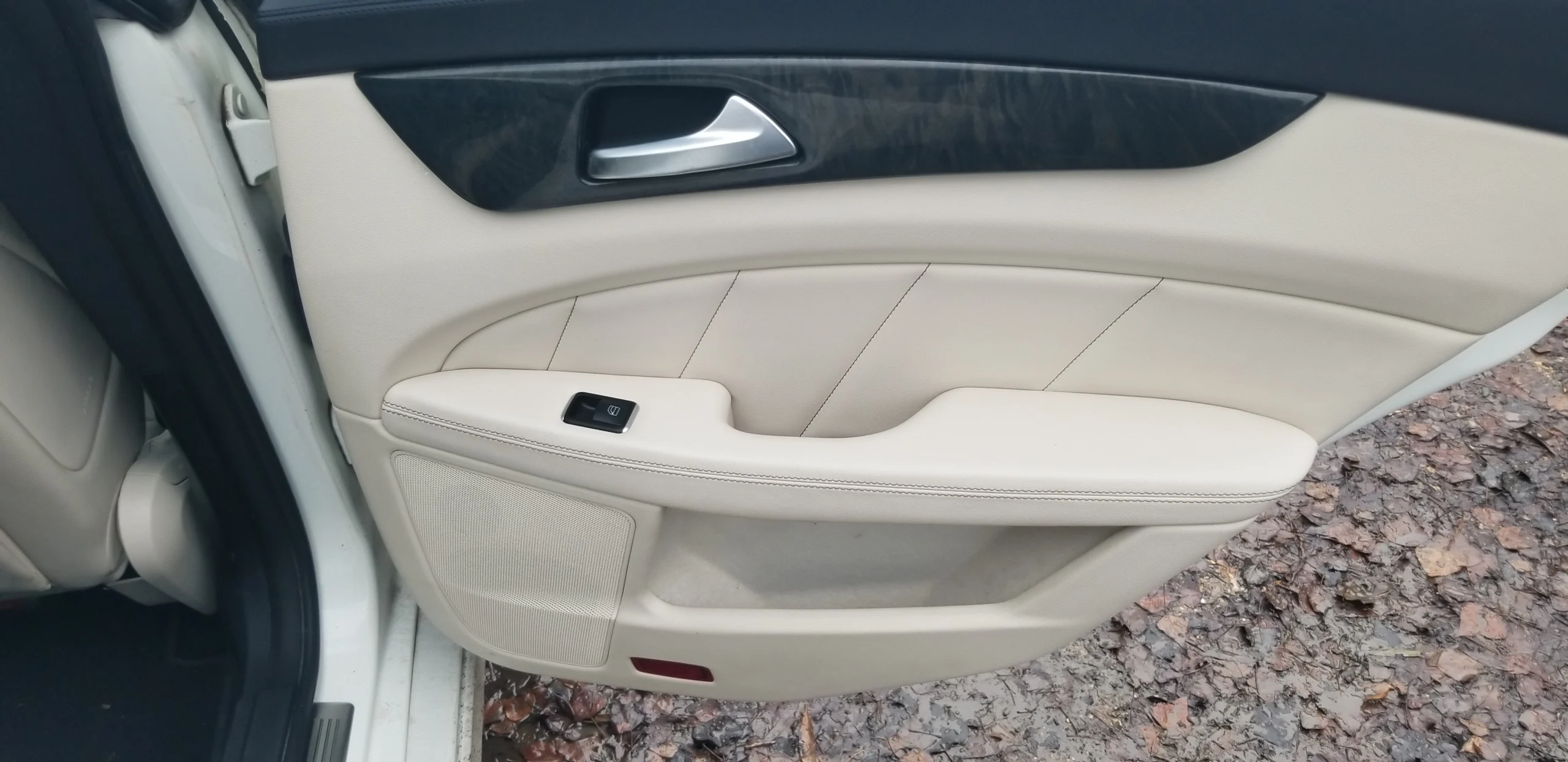Genuine Mercedes 2013 CLS W218 Front Offside Door