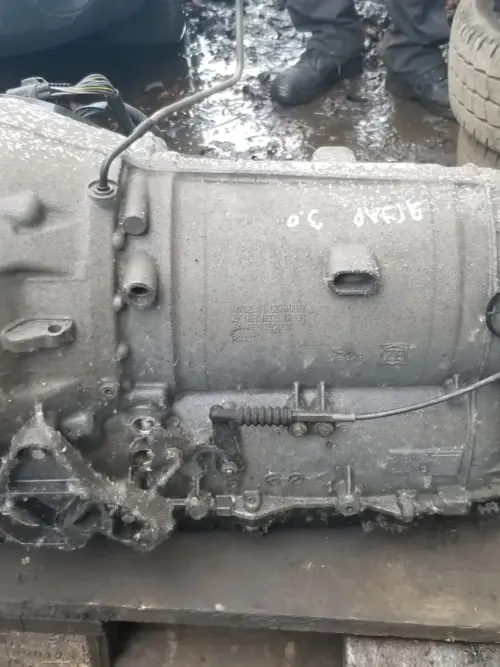 Side view of 2013 Jaguar XF X250 automatic transmission unit