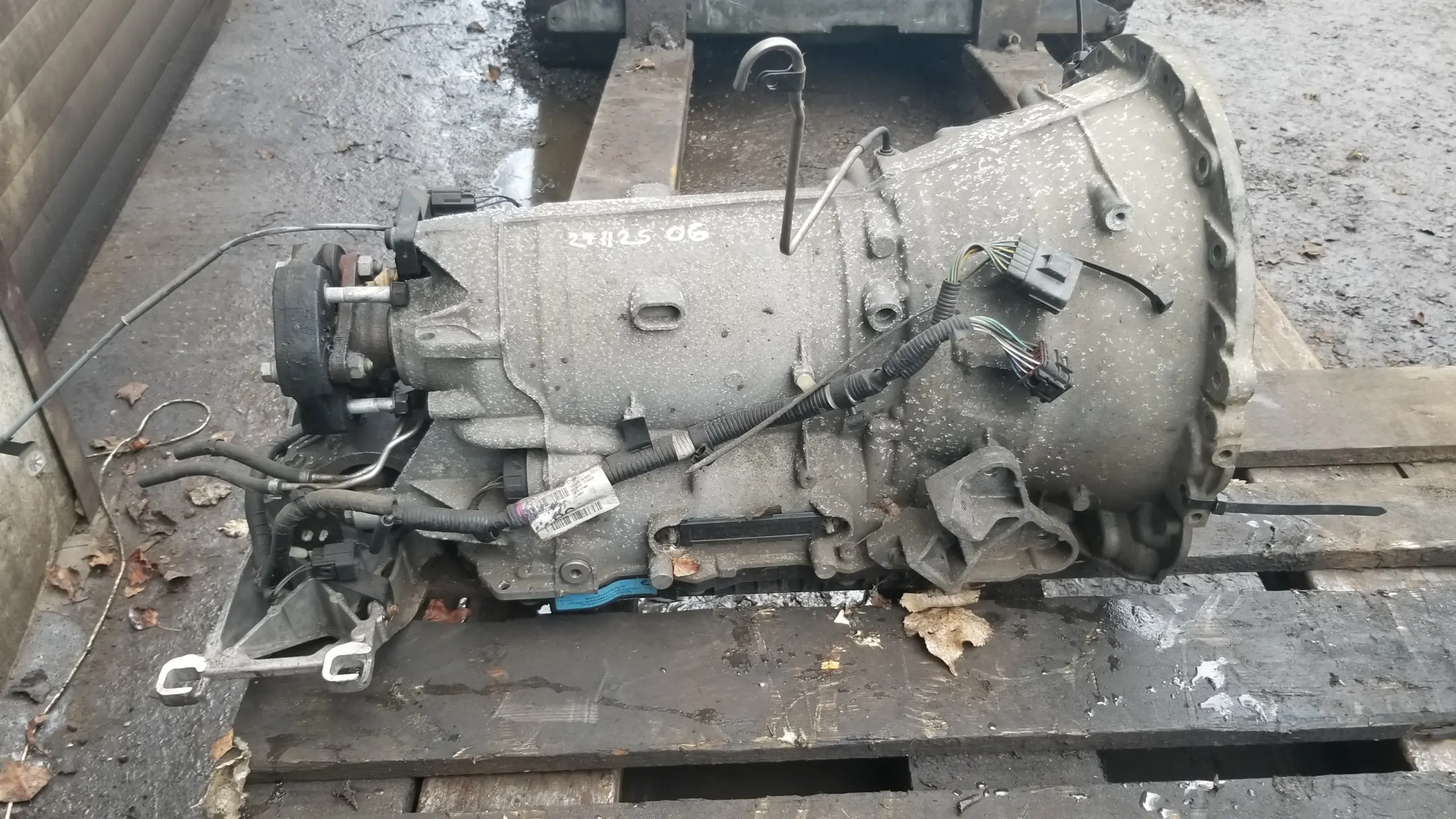 Front view of Jaguar XF X250 3.0D gearbox DW93-7000-CC