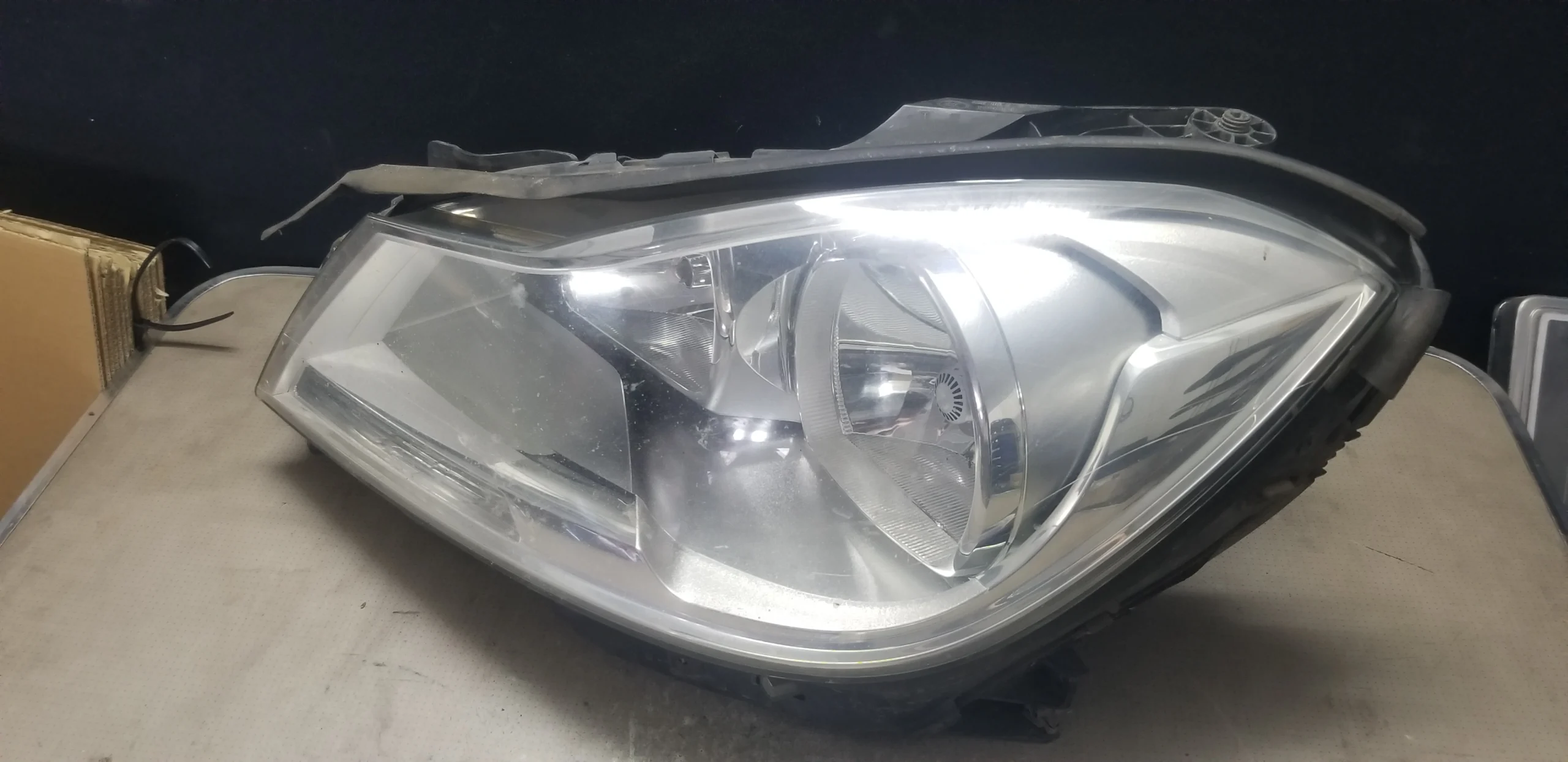 Mercedes-Benz C-Class W204 Passenger Side Headlight