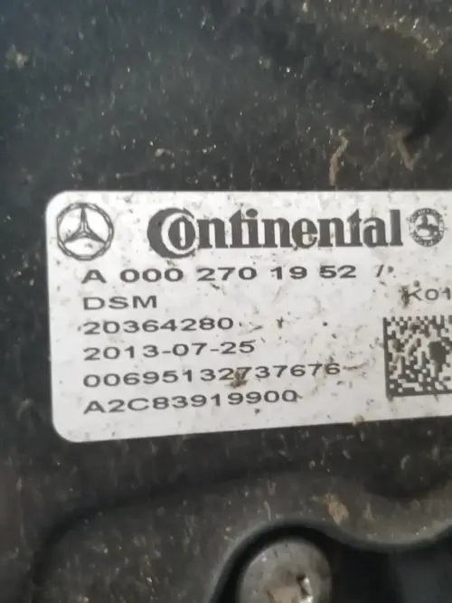Part number label showing A0002701952/2182702002 on gearbox