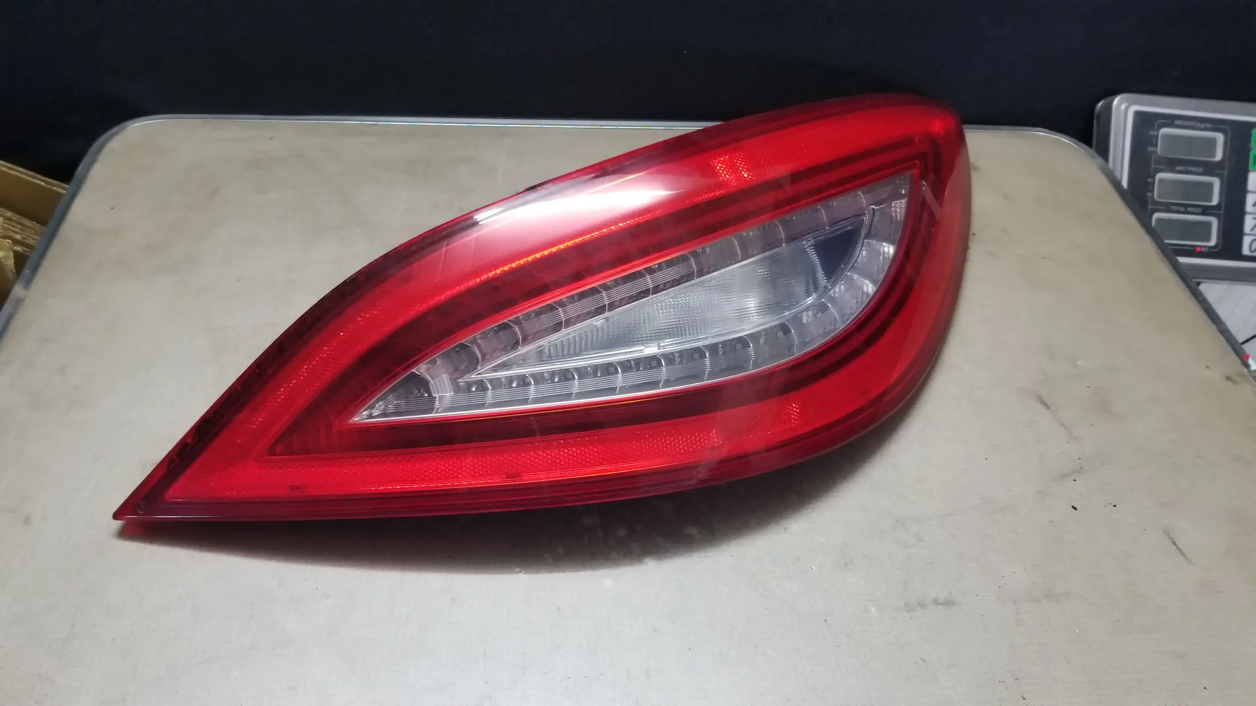 Genuine Mercedes rear lamp part number 2189060258