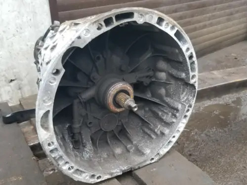 Front view of Mercedes W204 6-speed manual gearbox 711653