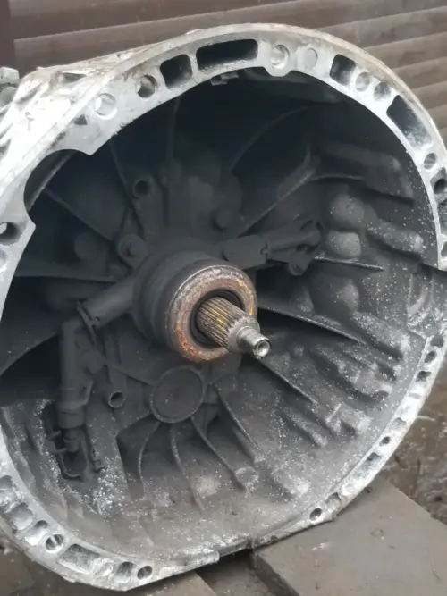 Front view of Mercedes W204 6-speed manual gearbox 711653