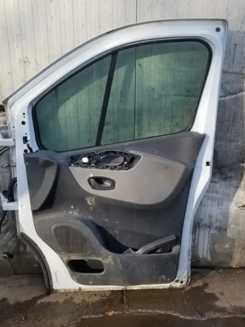 OEM white front door for Vivaro/Trafic 2015