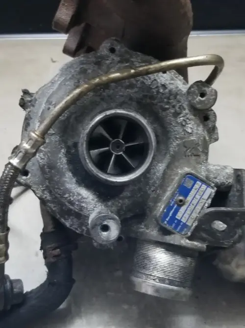 Actuator and linkage detail on Peugeot Boxer 2.2 Diesel turbo unit