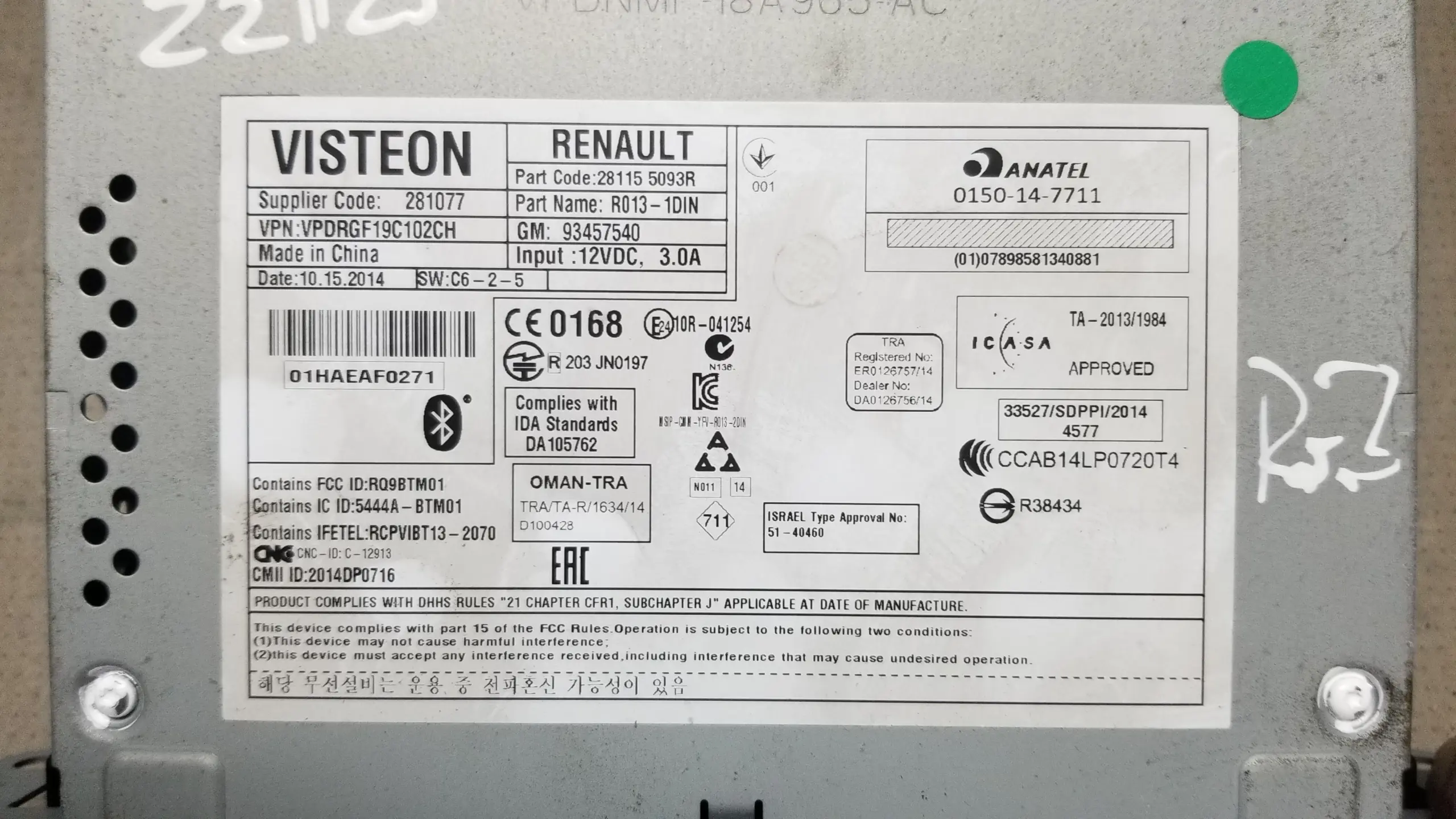 Manufacturer label showing part number 93457540 on Renault Trafic head unit