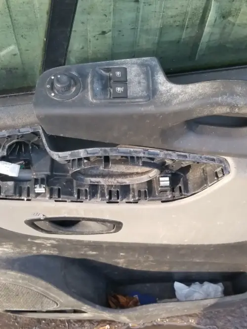 Complete right-hand front door for Vivaro X82