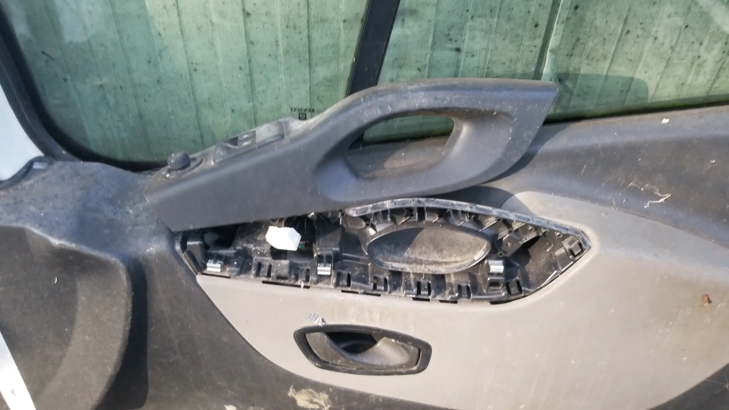 Offside front door panel for Renault Trafic X82