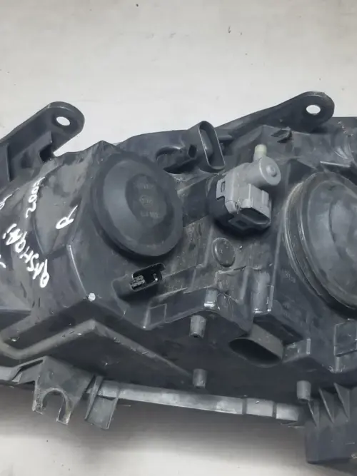 Used Nissan Qashqai J10 front headlamp