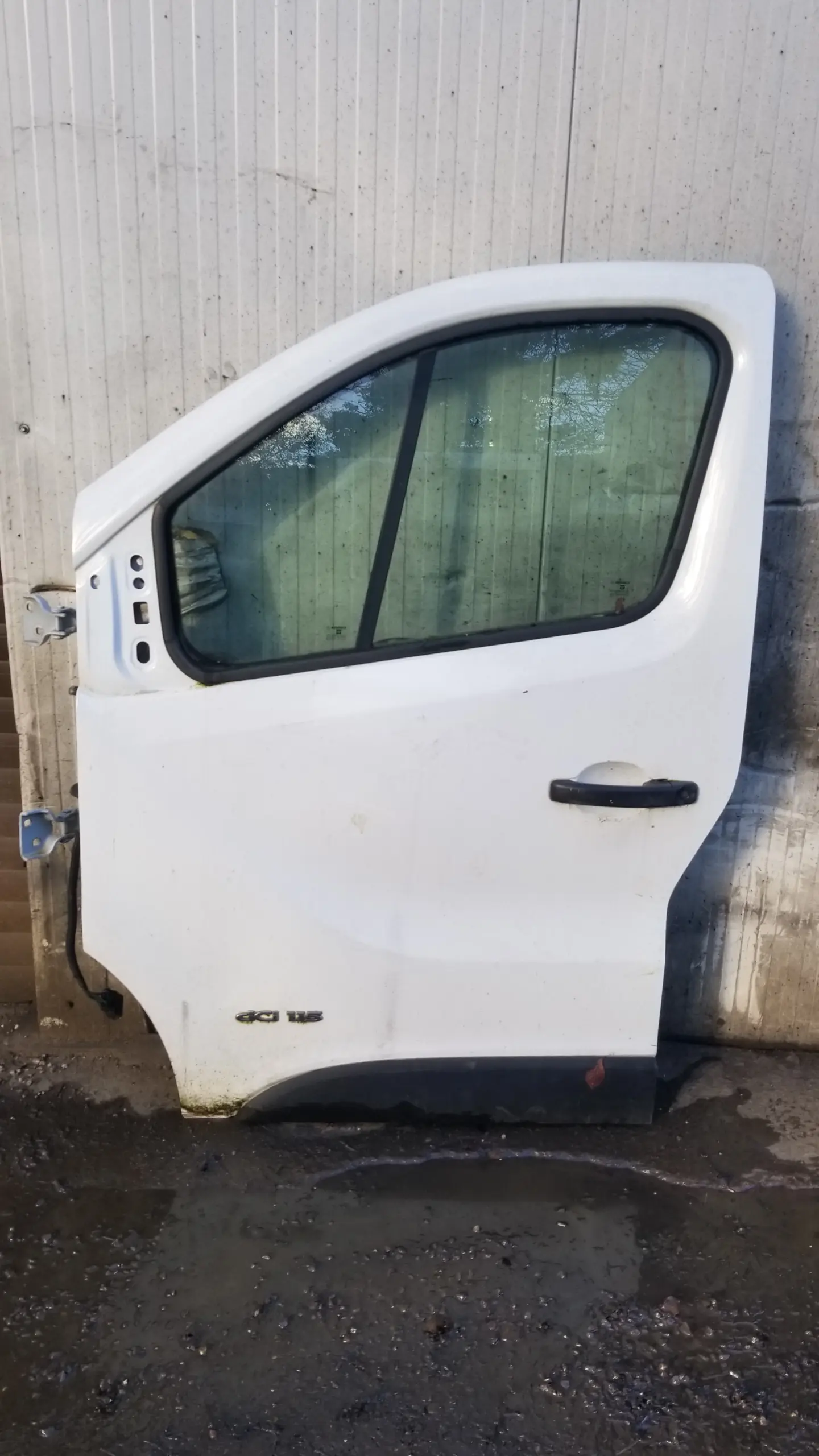 Left front door for Vauxhall Vivaro X82 passenger side