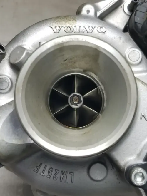 Genuine Volvo XC60 petrol turbo unit