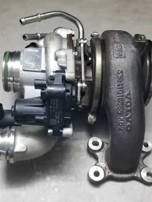 Volvo XC60 2.0 petrol turbocharger 2024 OEM unit