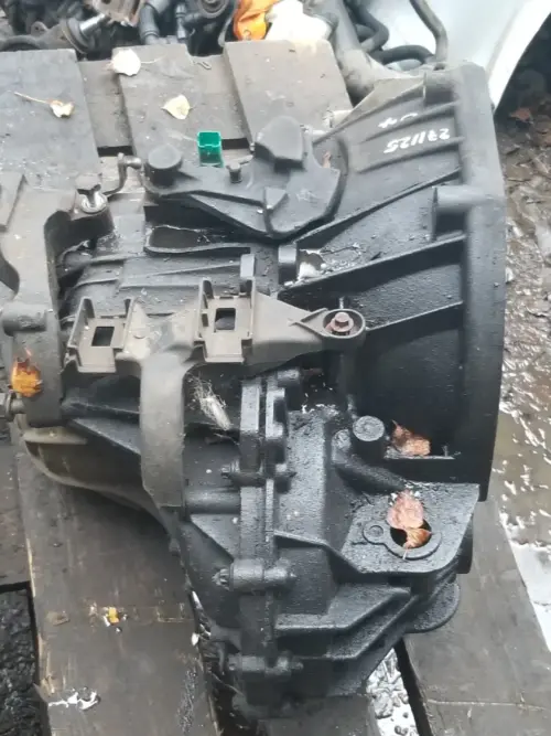 Renault Master Mk3 M9T 2.3 diesel FWD gearbox transmission unit