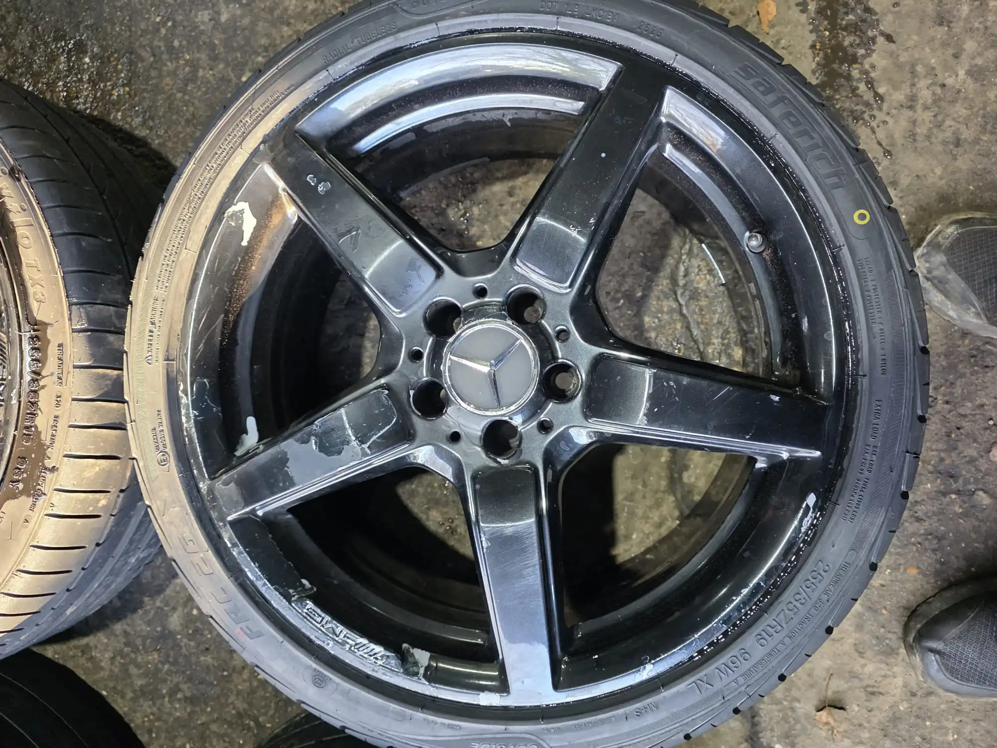 Front 19-inch AMG alloy wheel 255/35R19 for Mercedes CLS W218