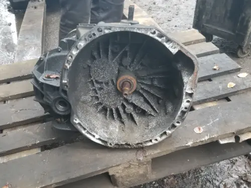 Renault Master Mk3 2021 FWD M9T 6-speed manual gearbox front view