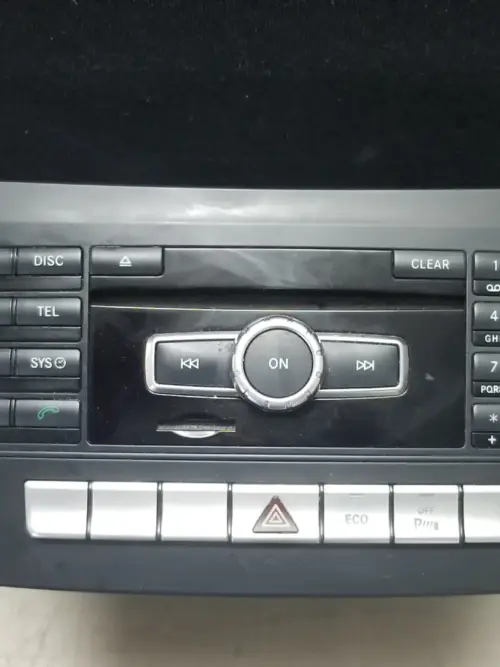 Mercedes C220 W204 sat nav radio CD DVD head unit A2049005908