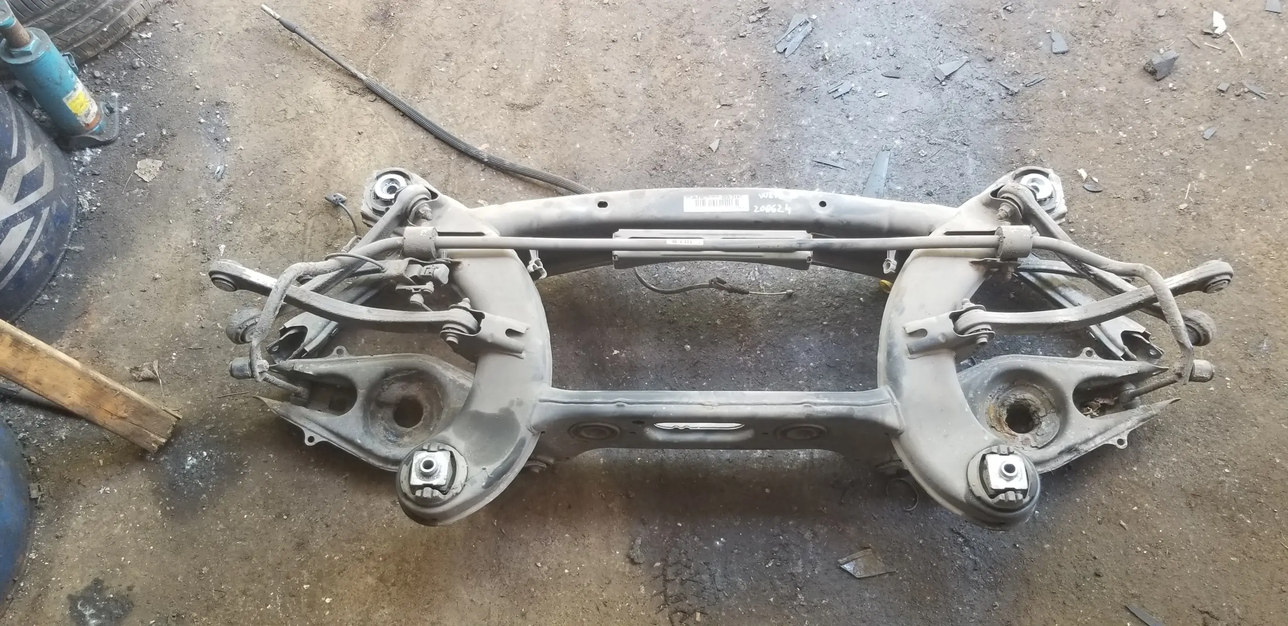 Mercedes E300 Hybrid rear suspension subframe 2010-2016